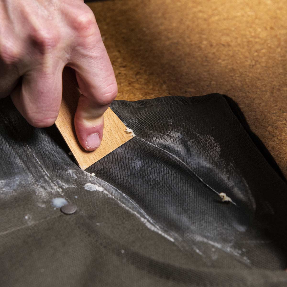 Otter Wax Waxed Canvas Wood Smoothing Tool For Waxing Tincloth Oilcloth And Canvas Fabrics And Waterproofing
