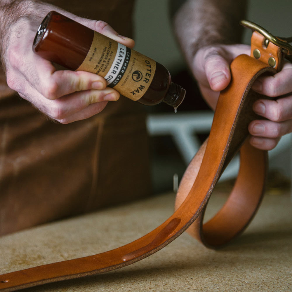 How To Apply Otter Wax All Natural Leather Conditioning And Polishing Oil For Furniture Jackets Boots Car Interiors And More