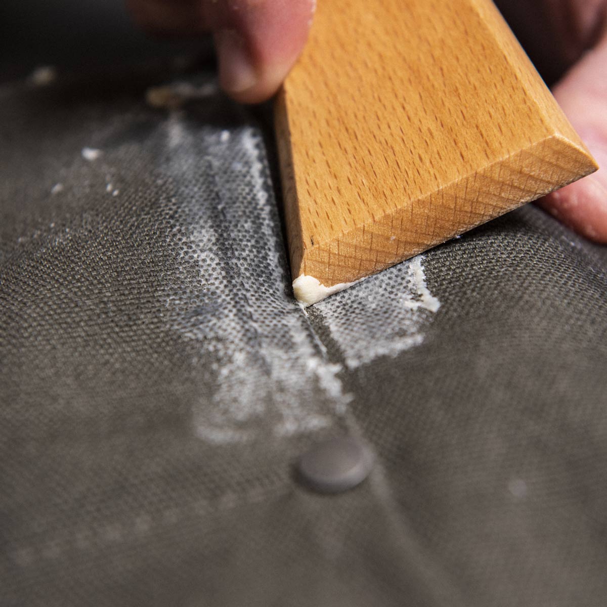 Otter Wax Waxed Canvas Wood Smoothing Tool For Waxing Tincloth Oilcloth And Canvas Fabrics And Waterproofing